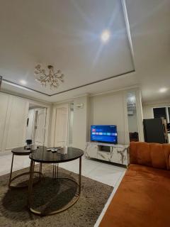 Elegant & Luxury Suite Apartment - Lahore - 3