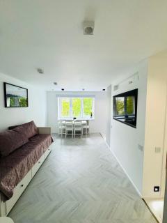 White Apartment - Liepāja - 9