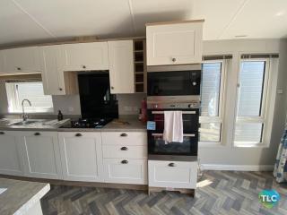 Sweet Bay Laurel at the peaceful Cherry Lea Holiday Park & Fishing Lake - Burgh le Marsh - 7