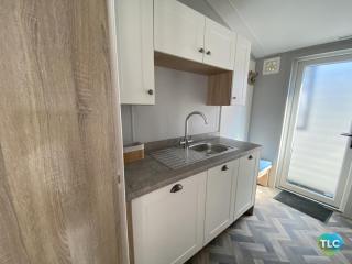 Sweet Bay Laurel at the peaceful Cherry Lea Holiday Park & Fishing Lake - Burgh le Marsh - 6