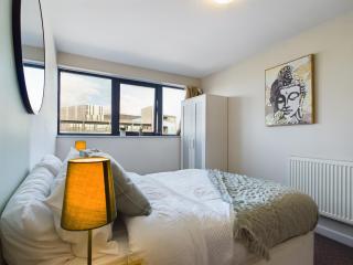 Long Stay Liverpool Stylish Flat 2Bed 4Guests WiFi - 1