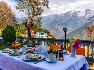 LA Riqueza Koala Inn Mcleod Ganj - Top Selling - Award Winning Hotel - Mountain View Rooms - Near to Mall Road - 8