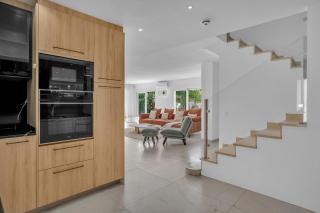 Villa Banus - Luxury 6 Bed - 2