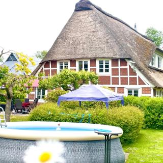 Altes Landhaus Oste, 10 Personen Familienhaus, 200 qm, 3 separate Appartements, 6 Zimmer 3 Badezimmer, 3 Küchen , 3 Kaminöfen Langzeitmieter willkommen - 3