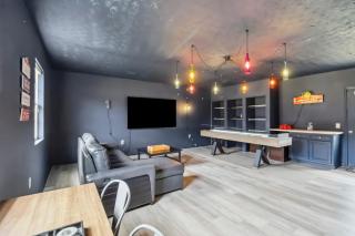 5BR with Game Room & Huge Backyard - 4