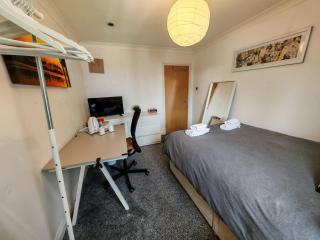 Double Room near Bournemouth Hospital - Bournemouth - 8