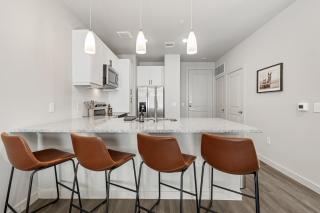 Poolside Luxury 1BR w Private Patio - Austin - 4