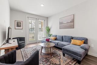 Poolside Luxury 1BR w Private Patio - Austin - 3
