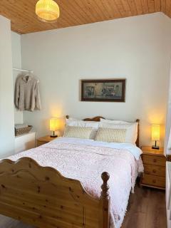 Comfortable Home in Quiet Coastal Community - Glenard - 6