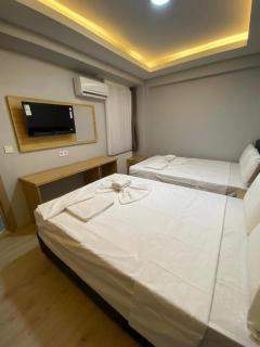dolphin hotel cafe - Estambul - 9