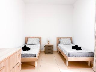Stylish 3 Bedroom Apt in the Heart of Sliema 10 - Sliema - 7