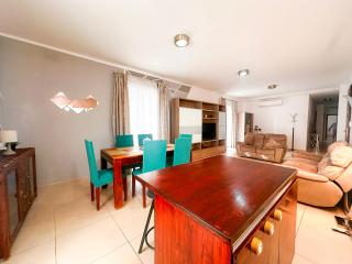 Stylish 3 Bedroom Apt in the Heart of Sliema 10 - Sliema - 4