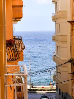 Stylish 3 Bedroom Apt in the Heart of Sliema 10 - Sliema - 0