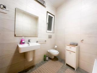 Stylish 3 Bedroom Apt in the Heart of Sliema 10 - Sliema - 2