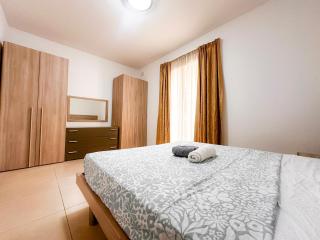Stylish 3 Bedroom Apt in the Heart of Sliema S10 - 4