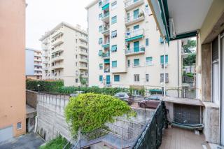 JOIVY Spacious 2-bedroom flat with Parking and Balcony - 5