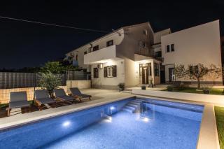 Poolhouse Domus - Solin - 0