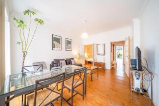 Spacious 2 bedroom Apt with large living room Lisbon - Lisbona - 0