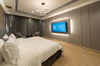 Luxuries Apt,Self-Entry,65 4K TV Smart A4 - Riyad - 0