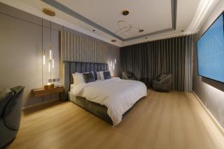 Luxuries Apt,Self-Entry,65 4K TV Smart A4 - Riyad - 5