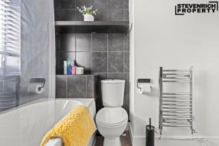 Long Stay Swindon Comfy 3Bed House 6Guests WiFi - Swindon - 6