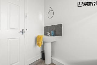 Long Stay Swindon Comfy 3Bed House 6Guests WiFi - Swindon - 4
