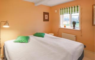 Awesome Home In Östra Sönnarslöv - 2