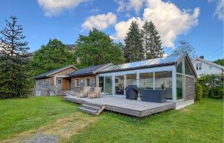 Lovely Home In Flekkefjord With Sauna - 1