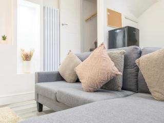 Large Homely Retreat in Leeds Pass the Keys - Leeds - 1