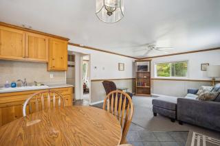 1BR Lakefront Cottage - Perfect for Two - Lincoln Junction - 2