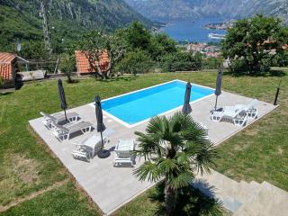 Apartments Orizzonte with beautiful view of the bay - Kotor - 9