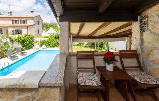 Lovely Home In Prhati With Jacuzzi - Prhati - 6