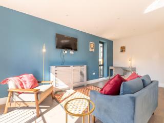 Pass the Keys Chic Retreat Surbiton London 1 minute to station - Surbiton - 0