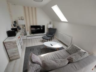 Gemütliche, Ruhige Ferienwohnung Mit Balkon - - 0