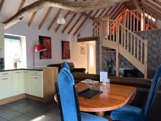 Seafret Barn sleeps two, North Norfolk - Roughton - 7