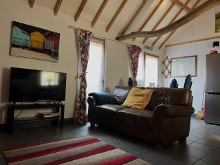 Seafret Barn sleeps two, North Norfolk - 1