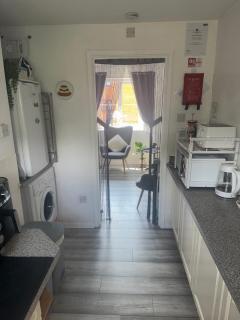 Town Centre Apartment - Mold - 9
