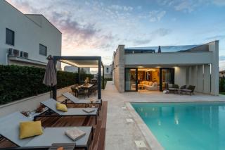 Luxuriöse Villa Mit Pool Und Whirlpool In Porec - Poreč - 9