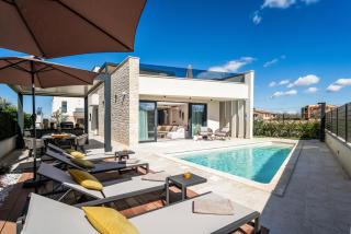 Luxuriöse Villa Mit Pool Und Whirlpool In Porec - Poreč - 0