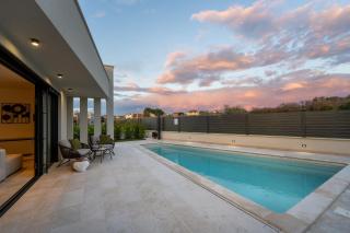 Luxuriöse Villa Mit Pool Und Whirlpool In Porec - Poreč - 1