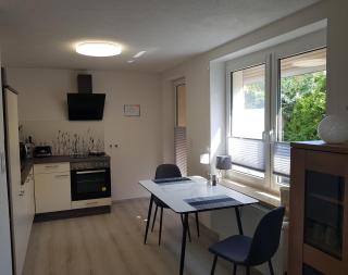 Helle Ferienwohnung Für 4 Personen, Mit Terrasse - - 9