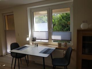 Helle Ferienwohnung Für 4 Personen, Mit Terrasse - - 8