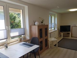 Helle Ferienwohnung Für 4 Personen, Mit Terrasse - - 6