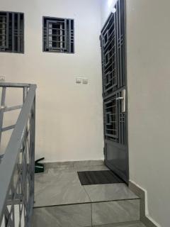 Les Appartement meublés BELLE et BEAU à Yaoundé Ngousso , lieu dit, deux étages - Jaunde - 2