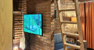 Peaceful Villa with Hot Tub - Jacuzzi - 5