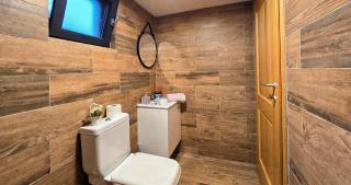 Peaceful Villa with Hot Tub - Jacuzzi - 2