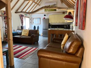 Seafret Barn sleeps two, North Norfolk - Roughton - 9