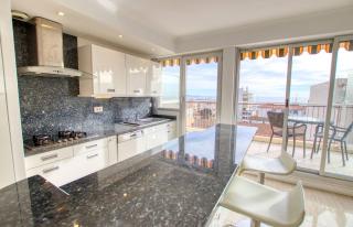 Le Clair Golfe-Juan - T2 terrasse vue mer Parking privé WIFI - LIMESTAY - Vallauris - 0