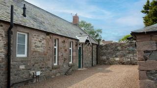 Cambridge House - Cottage Number Two - Holy Island - 0