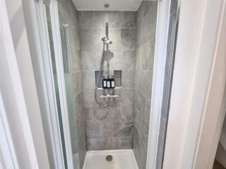 Charming Sale Flat Sleeps 4 by City SuperHost - Sale - 6
